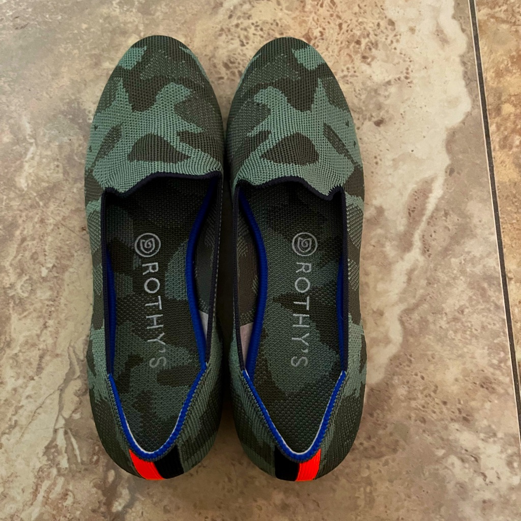 Rothys Size 8 Camo Loafers